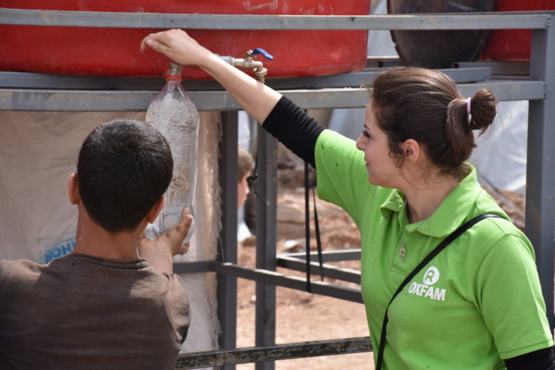 Campo profughi di Herjalleh a sud di Damasco_Oxfam al lavoro per portare acqua pulita a 14 mila sfollati della Ghouta orientale_credit Dania Kareh_Oxfam 